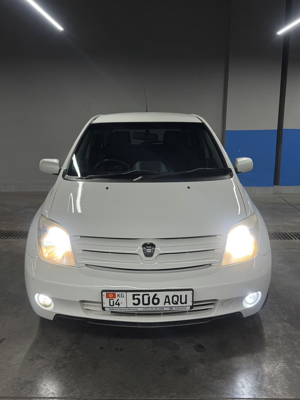 Toyota Ist: 2003 г., 1.5 л, Автомат, Бензин, Хэтчбэк: фото 2