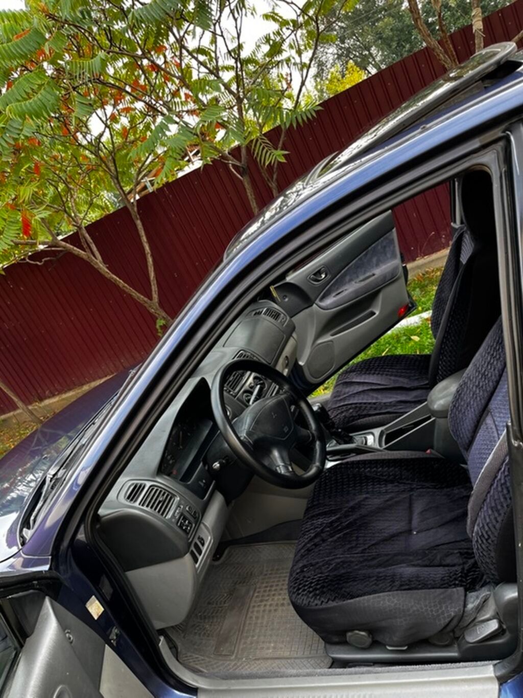 Mitsubishi Galant: 1998 г., 2 л, Механика, Бензин, Седан: фото 3