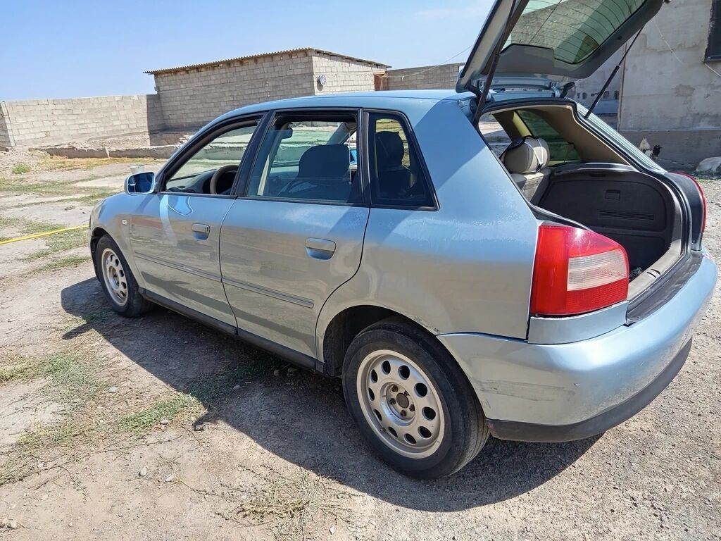 Audi A3: 2001 г., 1.8 л, Бензин, Хэтчбэк: фото 2