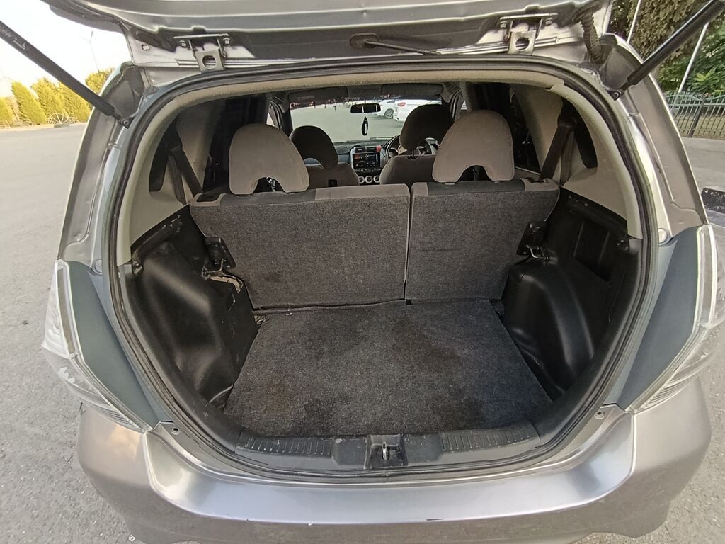 Honda Fit: 2002 г., 1.3 л, Вариатор, Бензин, Хэтчбэк: фото 8