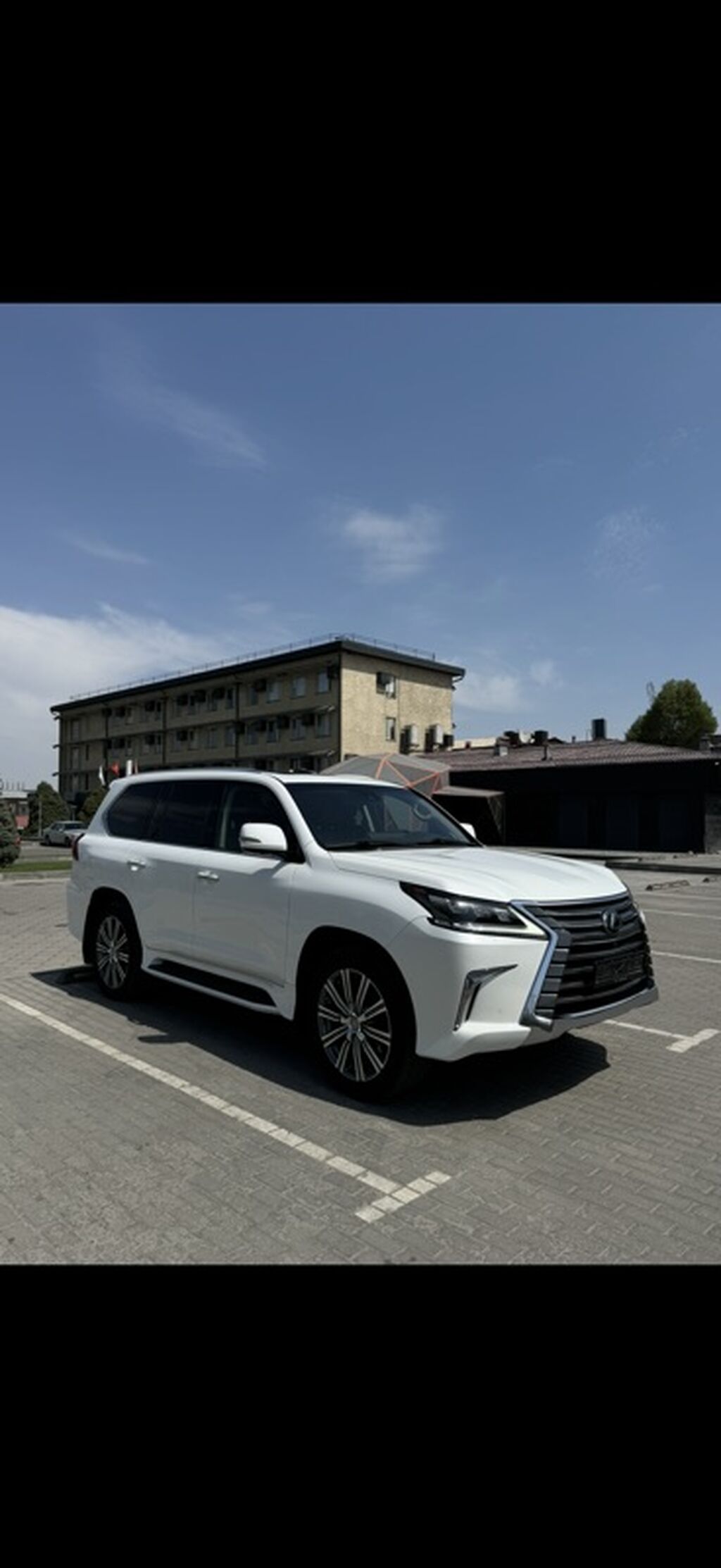 Lexus LX: 2017 г., 5.7 л, Автомат, Бензин, Внедорожник: фото 4