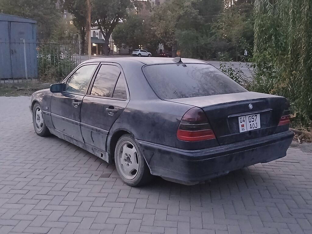 Mercedes-Benz C-Class: 1999 г., 2.4 л, Механика, Бензин, Седан: фото 7