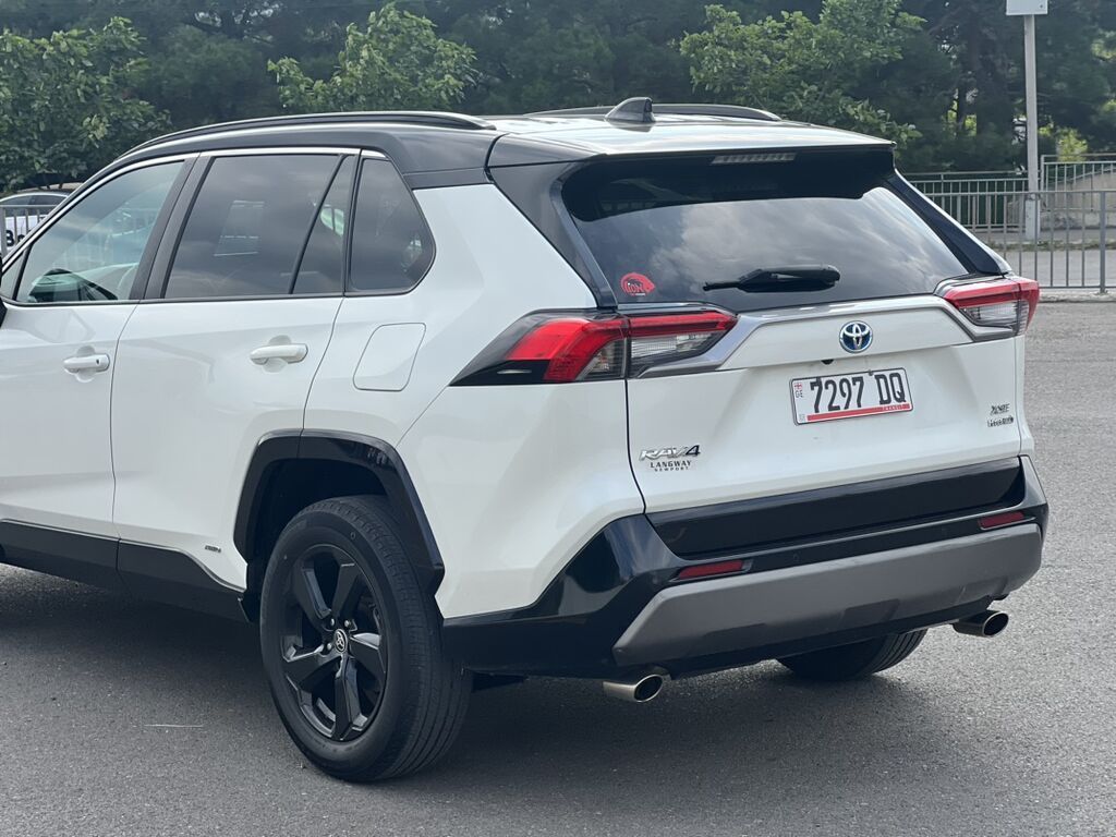 Toyota RAV4: 2021 г., 2.5 л, Автомат, Гибрид, Кроссовер: фото 6