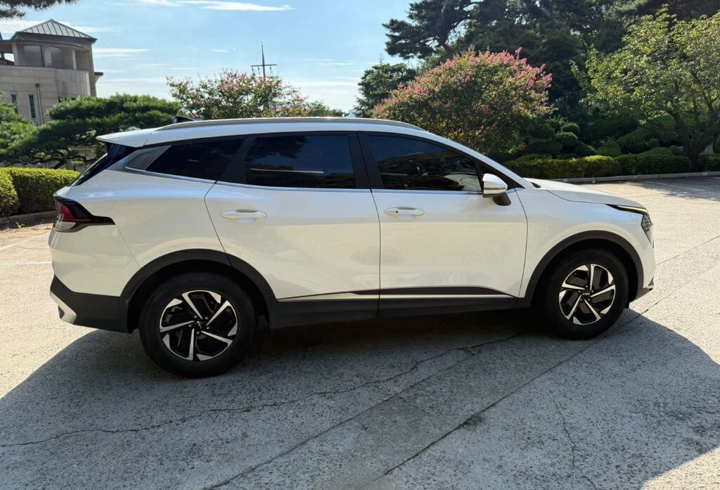 Kia Sportage: 2023 г., 1.6 л, Автомат, Гибрид, Кроссовер: фото 4