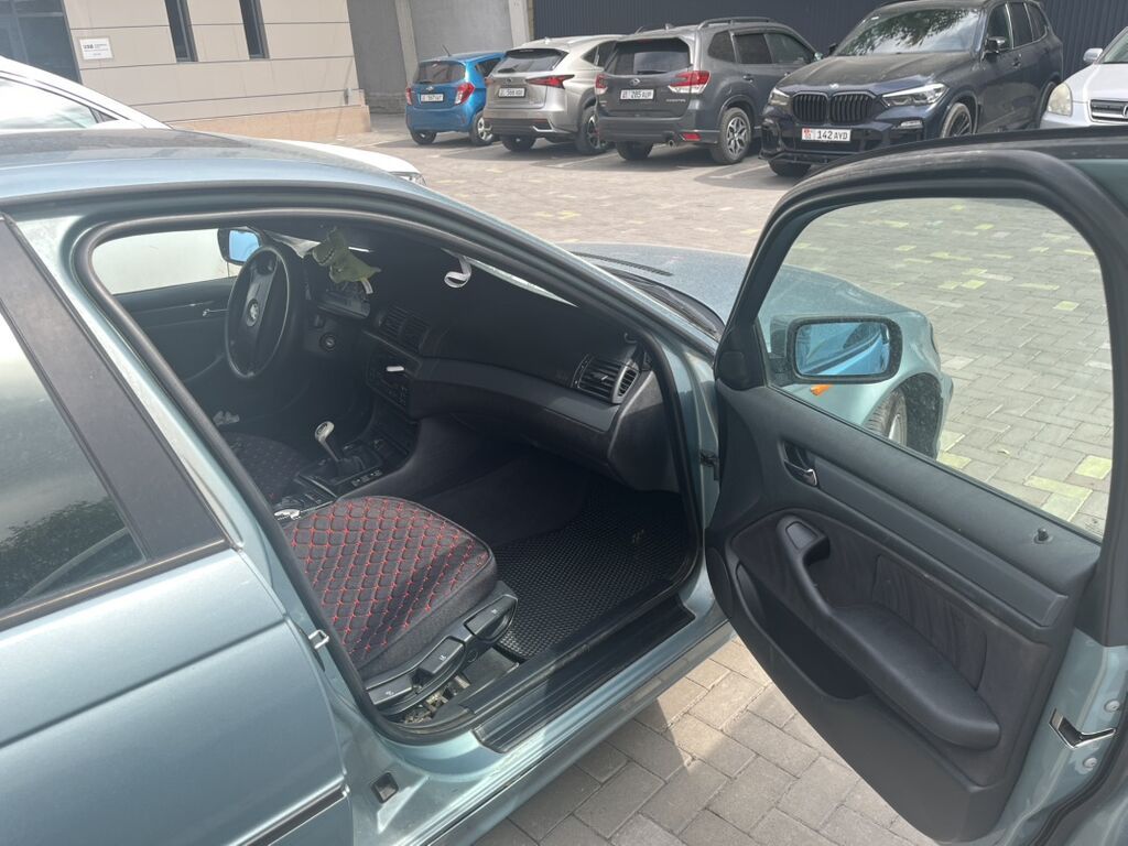 BMW 3 series: 2001 г., 2 л, Механика, Бензин, Седан: фото 6