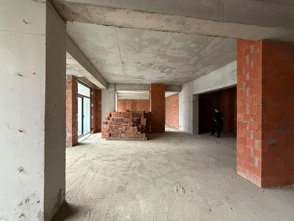 3 otaqlı, Yeni tikili, 175 kv. m