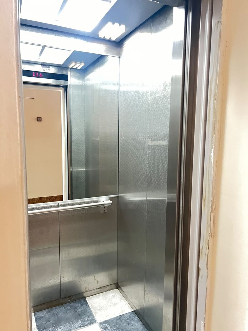 Bakı, Yasamal, 3 otaqlı, Köhnə tikili, m. Elmlər Akademiyası, 147 kv. m