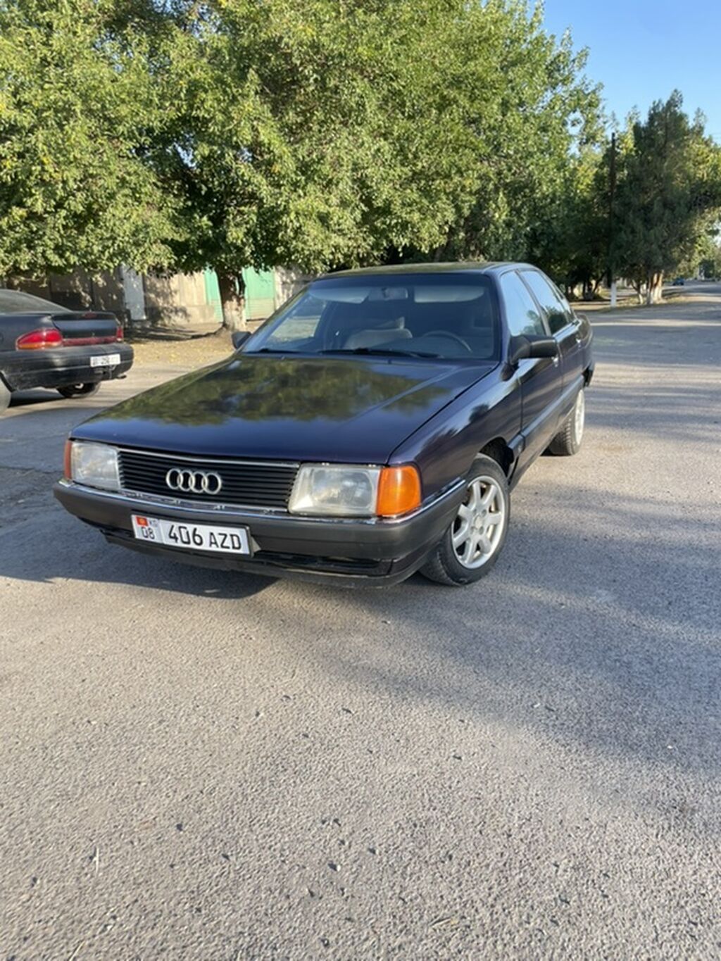 Audi 100: 1990 г., 1.8 л, Механика, Бензин, Седан: фото 3