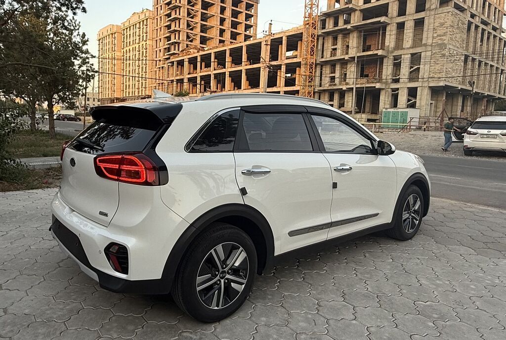 Kia Niro: 2020 г., 1.6 л, Автомат, Гибрид, Кроссовер: фото 8