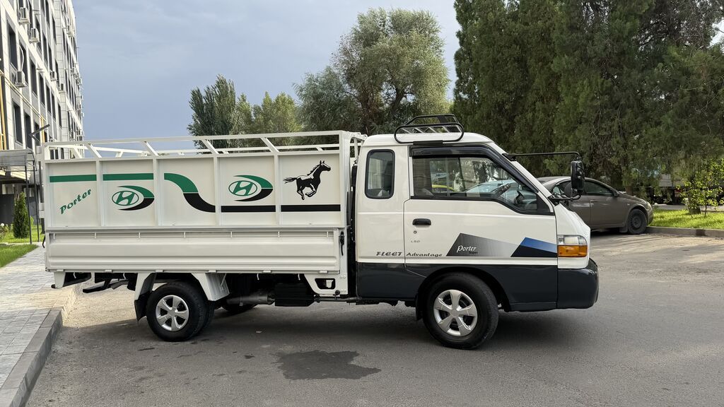 Hyundai Porter: 2003 г., 2.6 л, Механика, Универсал: фото 6