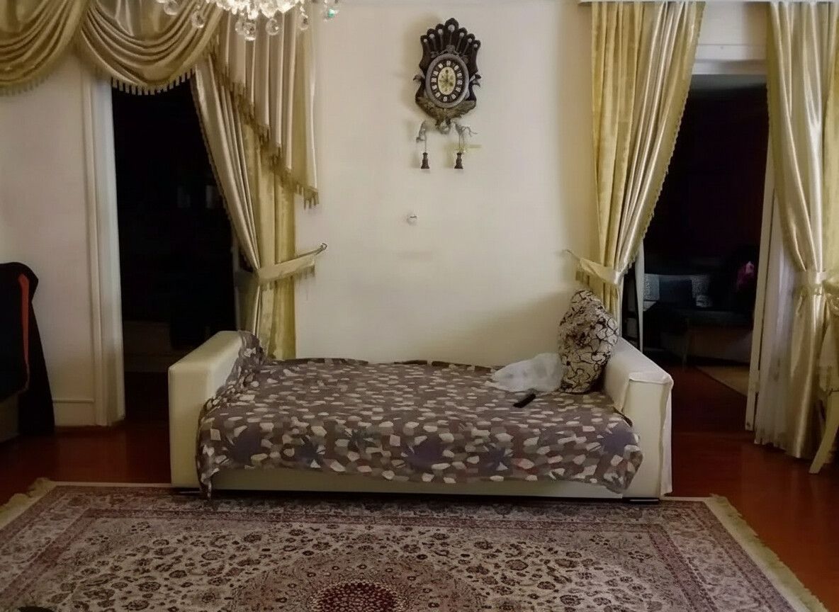 7 otaqlı, 200 kv. m, Orta təmir