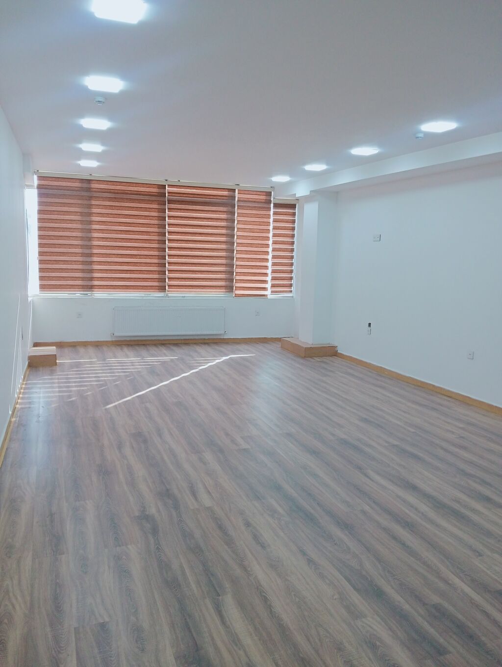 İcarəyə verilən ofis sahəsi. Babek pr 31, ağ şəhər ctiy park ilə