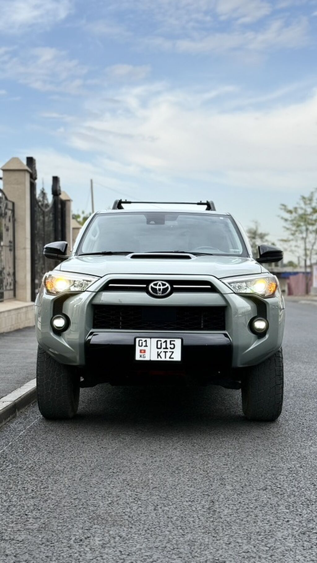 Toyota 4Runner: 2023 г., 4 л, Автомат, Бензин, Внедорожник: фото 2