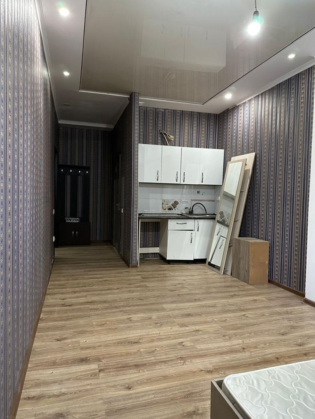 950$ за кв/м Комната-студия с ремонтом - Просторное прямоугольное: фото 8