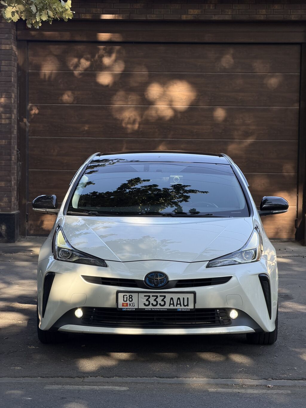 Toyota Prius: 2019 г., 1.8 л, Автомат, Гибрид: фото 2