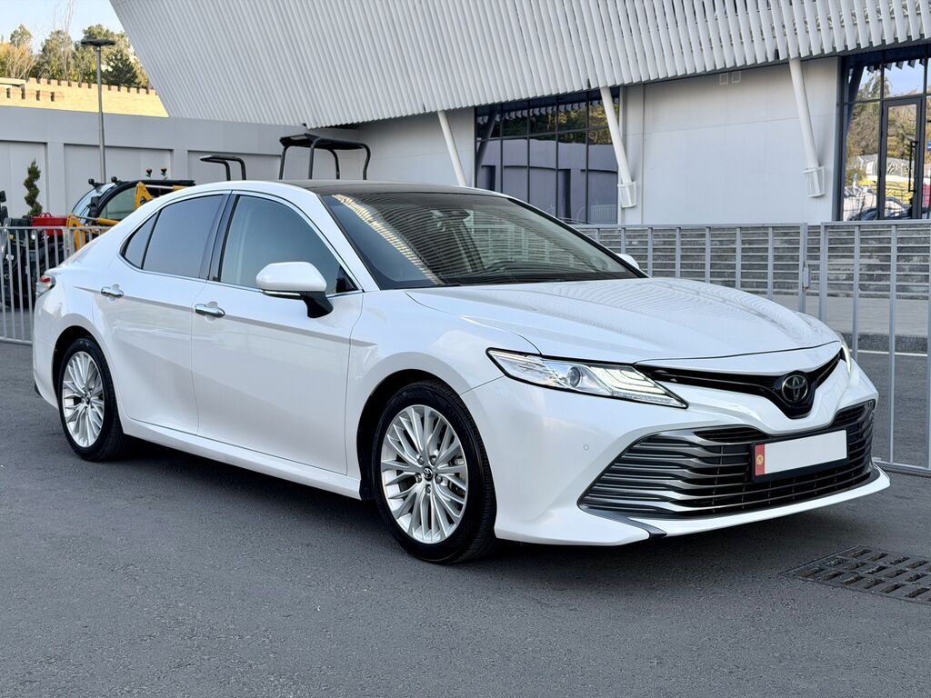 Toyota Camry: 2018 г., 2.5 л, Автомат, Бензин, Седан: фото 3