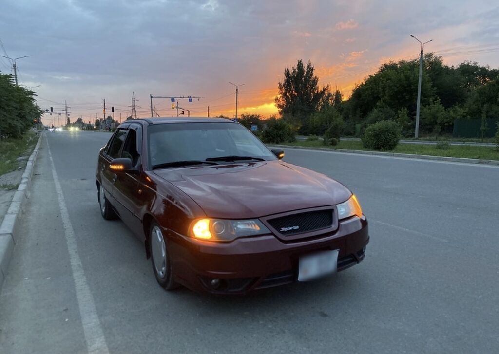 Daewoo Nexia: 2010 г., 1.6 л, Седан: фото 4