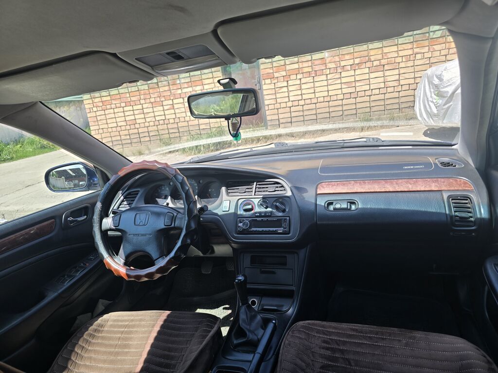 Honda Accord: 2001 г., 1.8 л, Механика, Бензин, Седан: фото 8