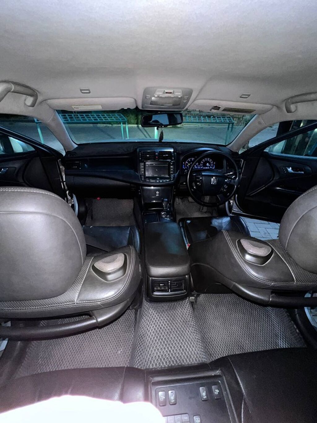 Toyota Crown: 2008 г., Гибрид, Седан: фото 4