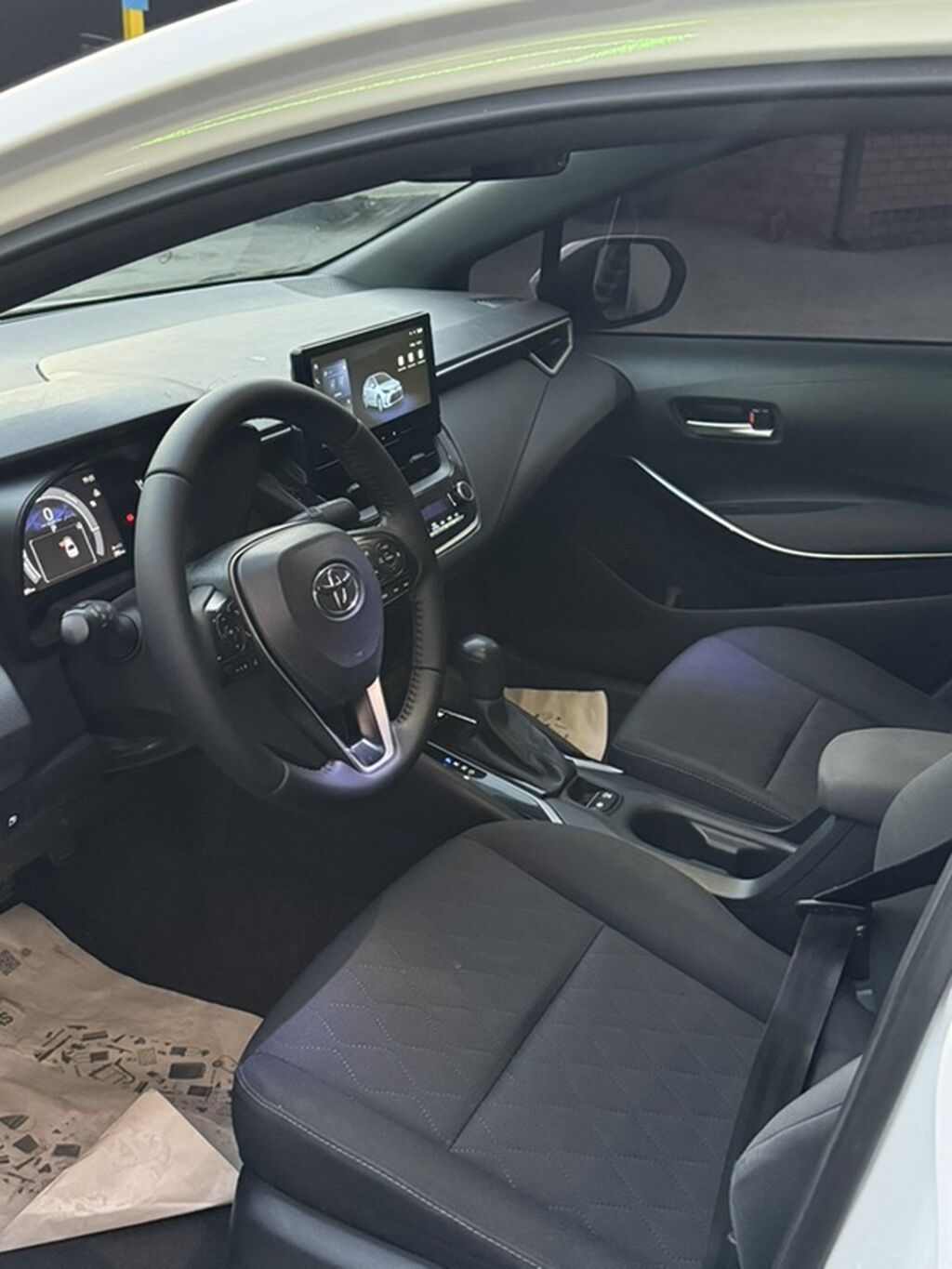 Toyota Corolla: 2023 г., 1.8 л, Вариатор, Гибрид, Седан: фото 5