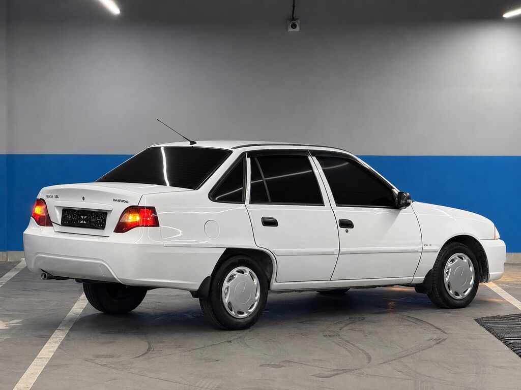 Daewoo Nexia: 2012 г., 1.6 л, Механика, Бензин, Седан: фото 3
