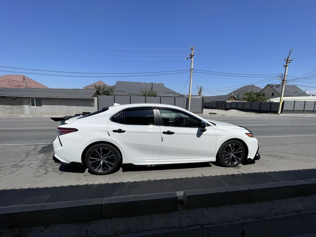 Toyota Camry: 2020 г., 2.5 л, Автомат, Бензин, Седан: фото 4