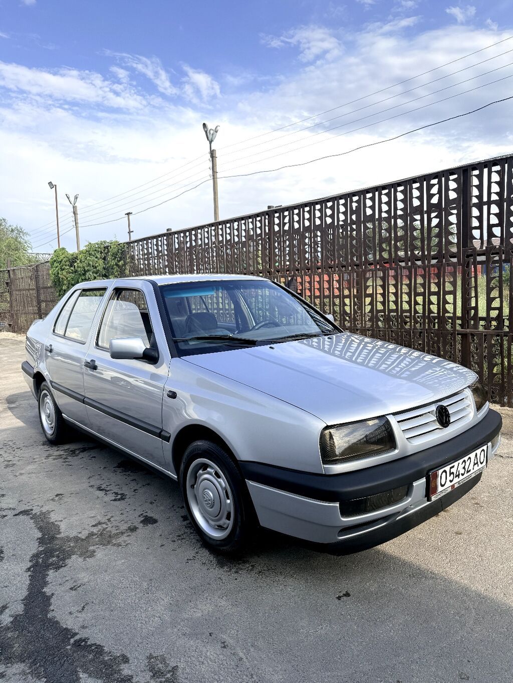Volkswagen Vento: 1997 г., 1.8 л, Механика, Бензин, Седан: фото 3
