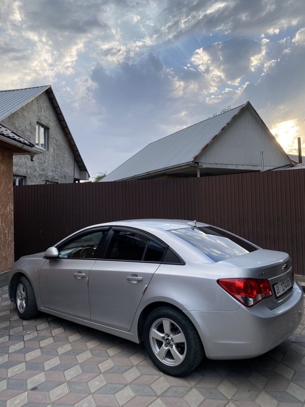 Chevrolet Cruze: 2010 г., 1.6 л, Автомат, Бензин, Седан: фото 5