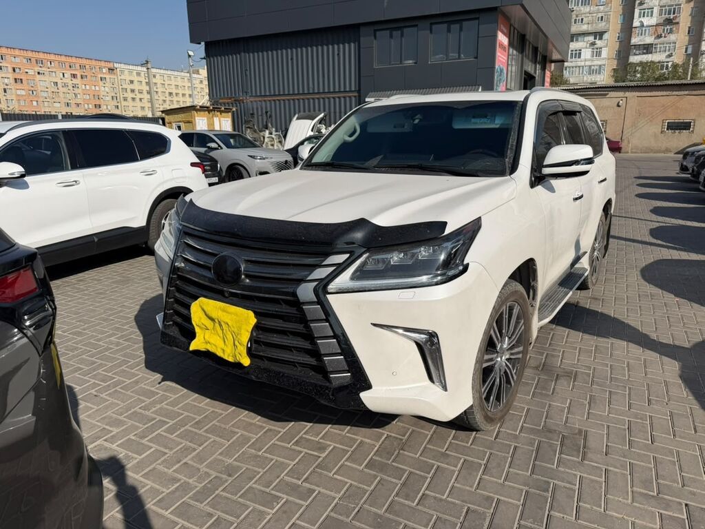 Lexus LX: 2018 г., 5.7 л, Автомат, Бензин, Внедорожник: фото 2