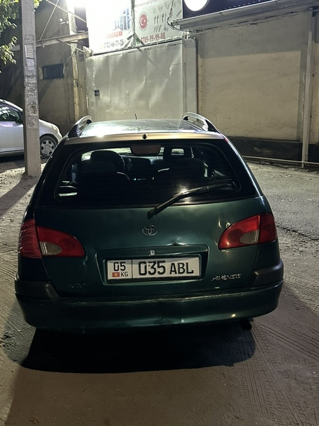 Toyota Avensis: 2000 г., 2 л, Механика, Бензин, Универсал: фото 6