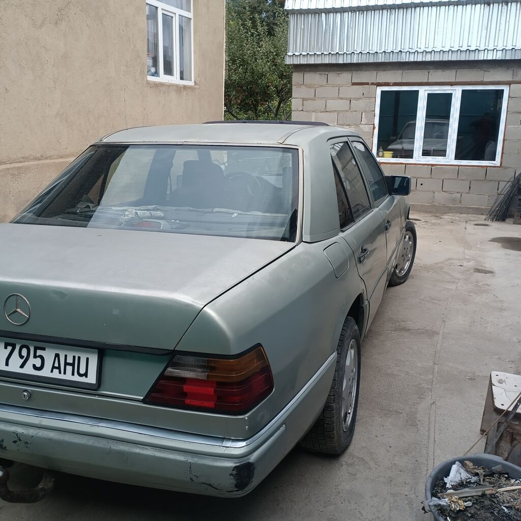 Mercedes-Benz W124: 1990 г., 2 л, Механика, Бензин, Седан: фото 6