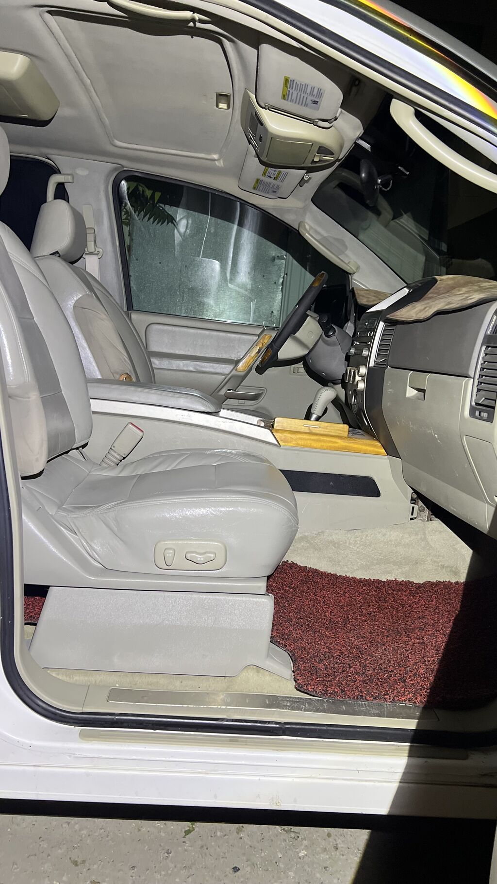 Infiniti QX56: 2005 г., 5.6 л, Автомат, Газ, Внедорожник: фото 6