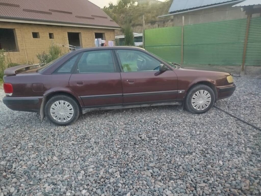 Audi 100, 1991 г., 2.3 л, механика, бензин, седан: фото 2