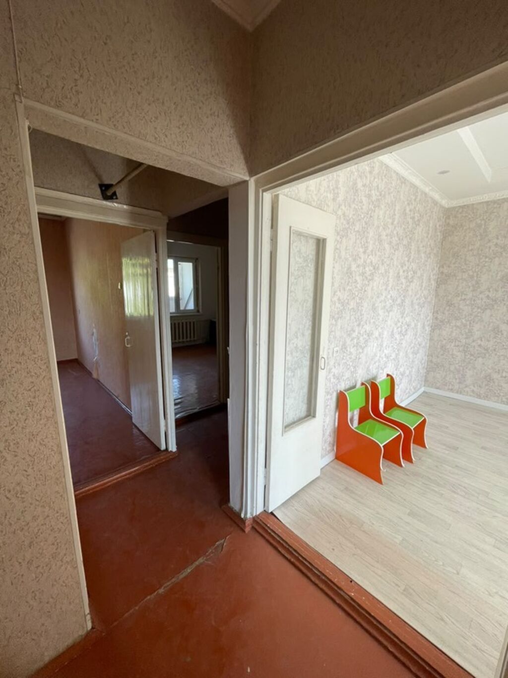 3 комнаты, 72 м², 105 серия, 5 этаж, Старый ремонт: фото 2