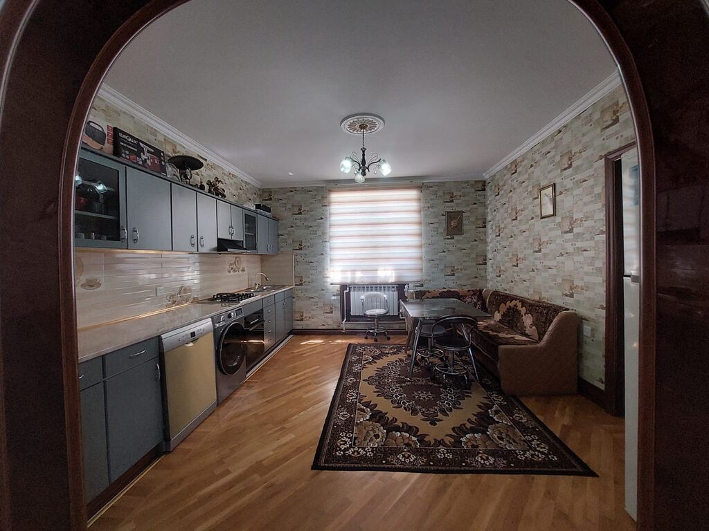 Bakı, Ceyranbatan, 200 kv. m, 5 otaqlı, Hovuzsuz, İnternet, Telefon, Qaz