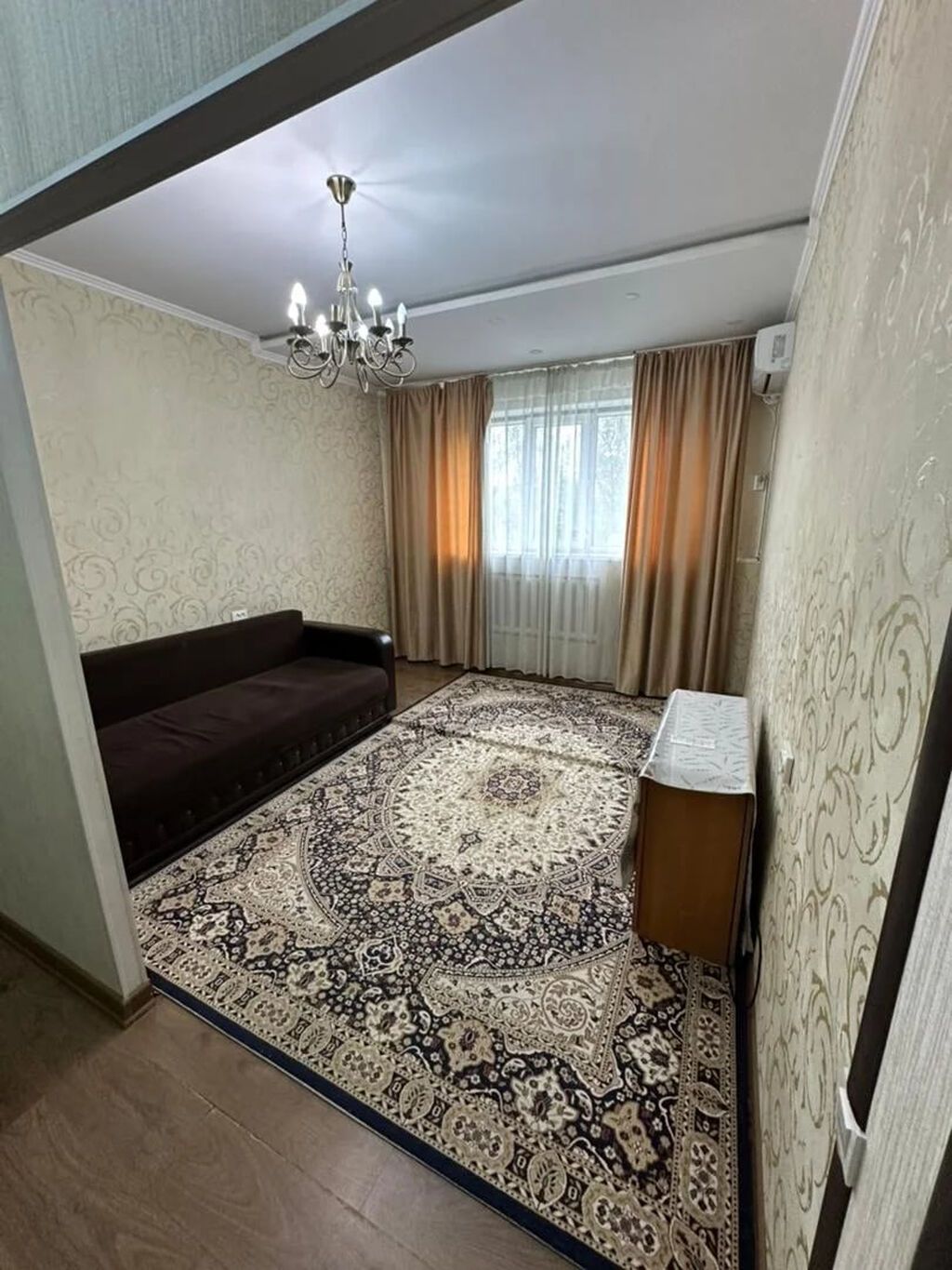 2 комнаты, 42 м², 8 мкр 105 серия, 6 этаж, Старый ремонт: фото 1