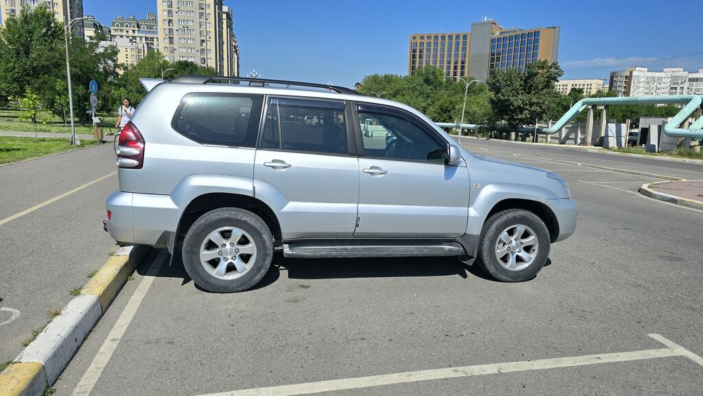Toyota Land Cruiser Prado: 2005 г., 4 л, Автомат, Газ, Внедорожник: фото 6
