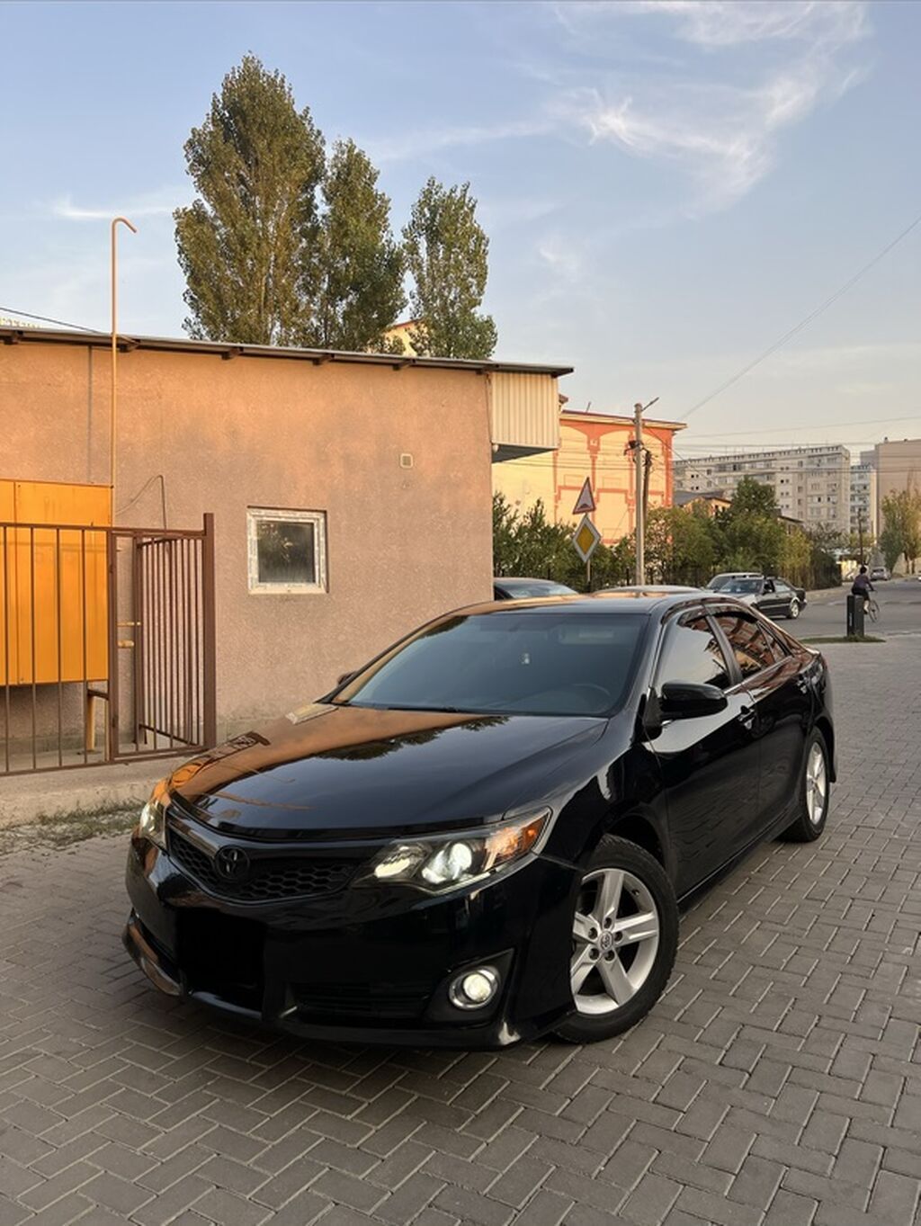 Toyota Camry: 2014 г., 2.5 л, Автомат, Бензин, Седан: фото 2