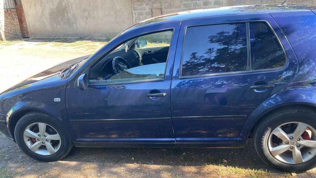 Volkswagen Golf: 1999 г., 1.6 л, Механика, Газ, Хэтчбэк: фото 4