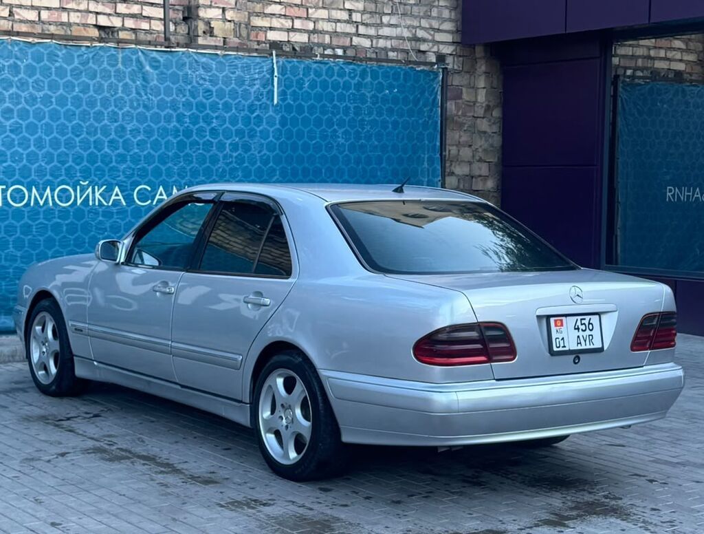 Mercedes-Benz E-Class: 2001 г., 3.2 л, Автомат, Бензин, Седан: фото 3