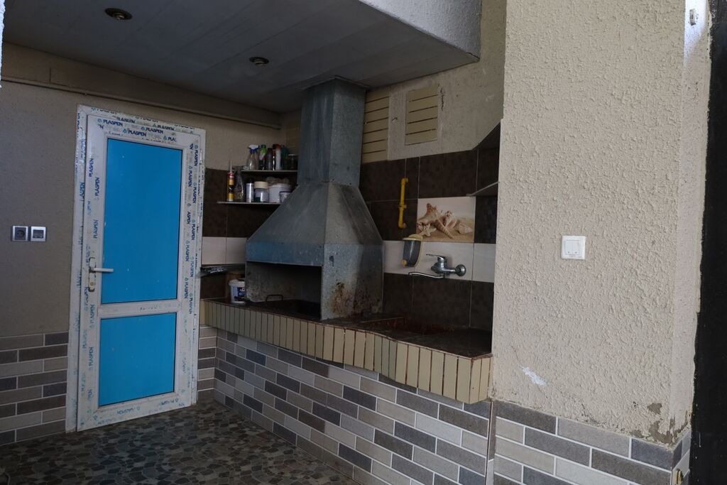 6 otaqlı, 300 kv. m, Orta təmir
