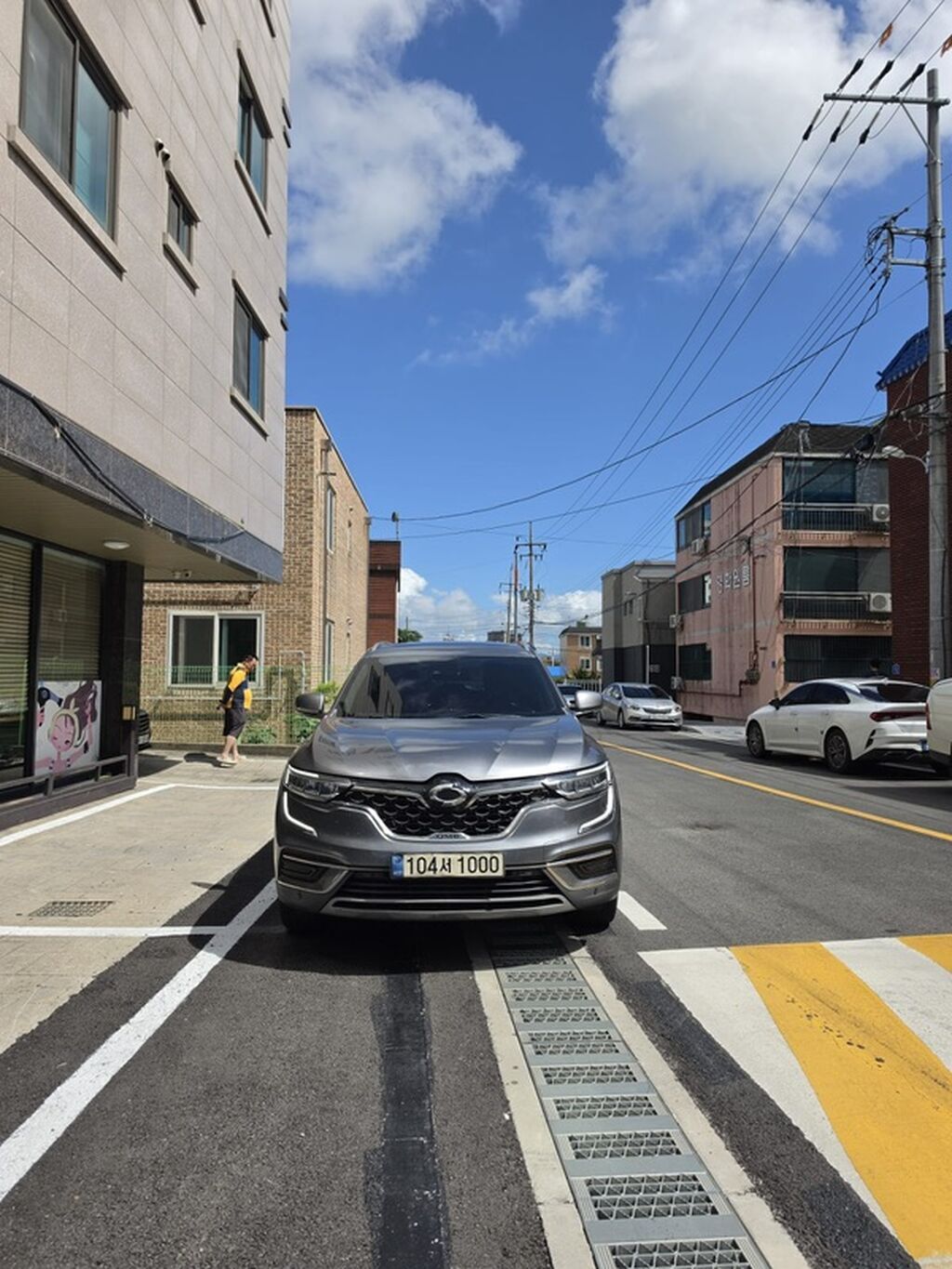 Renault Samsung QM6 — стильный кроссовер серого цвета с богато: фото 3