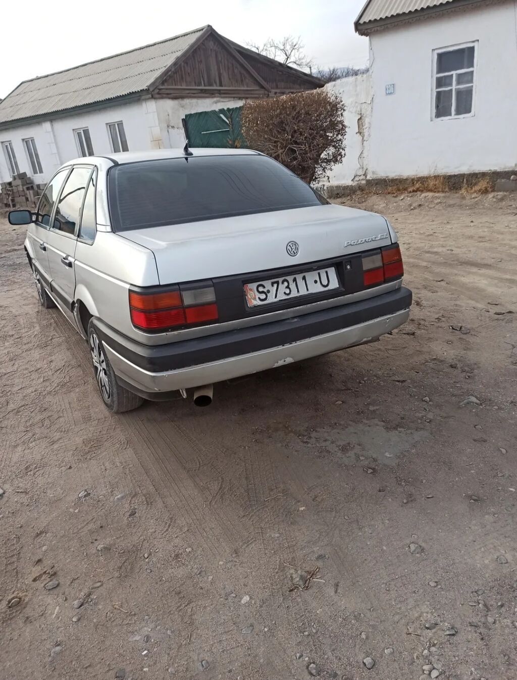 Volkswagen Passat: 1988 г., 1.8 л, Механика, Седан: фото 4