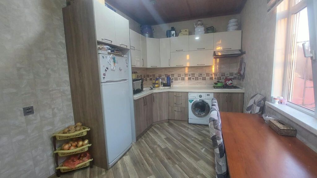 4 otaqlı, 100 kv. m, Kredit yoxdur, Orta təmir