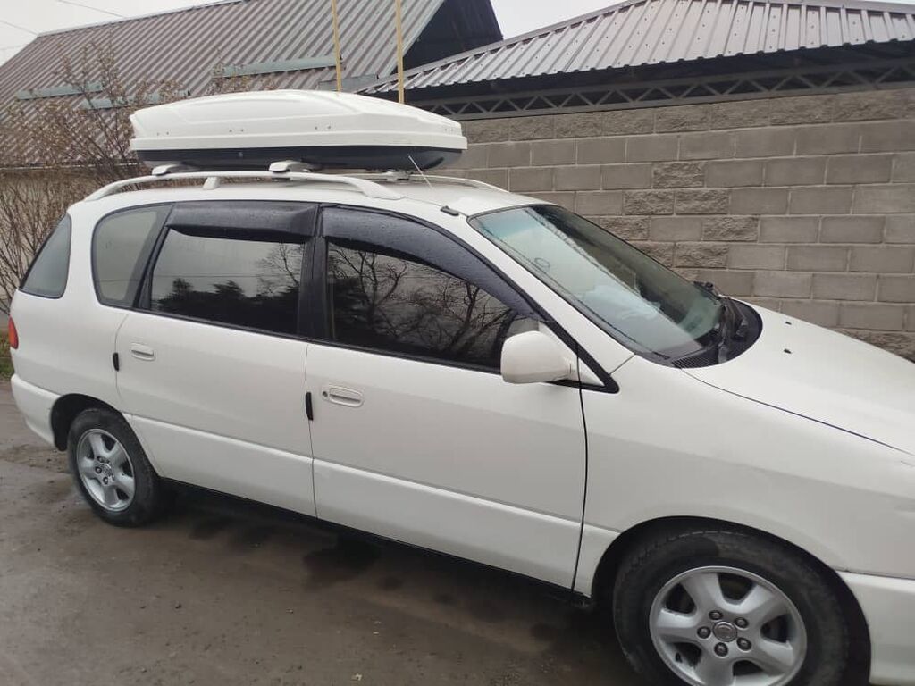 Toyota Ipsum: 2001 г., 2 л, Автомат, Газ, Минивэн: фото 6