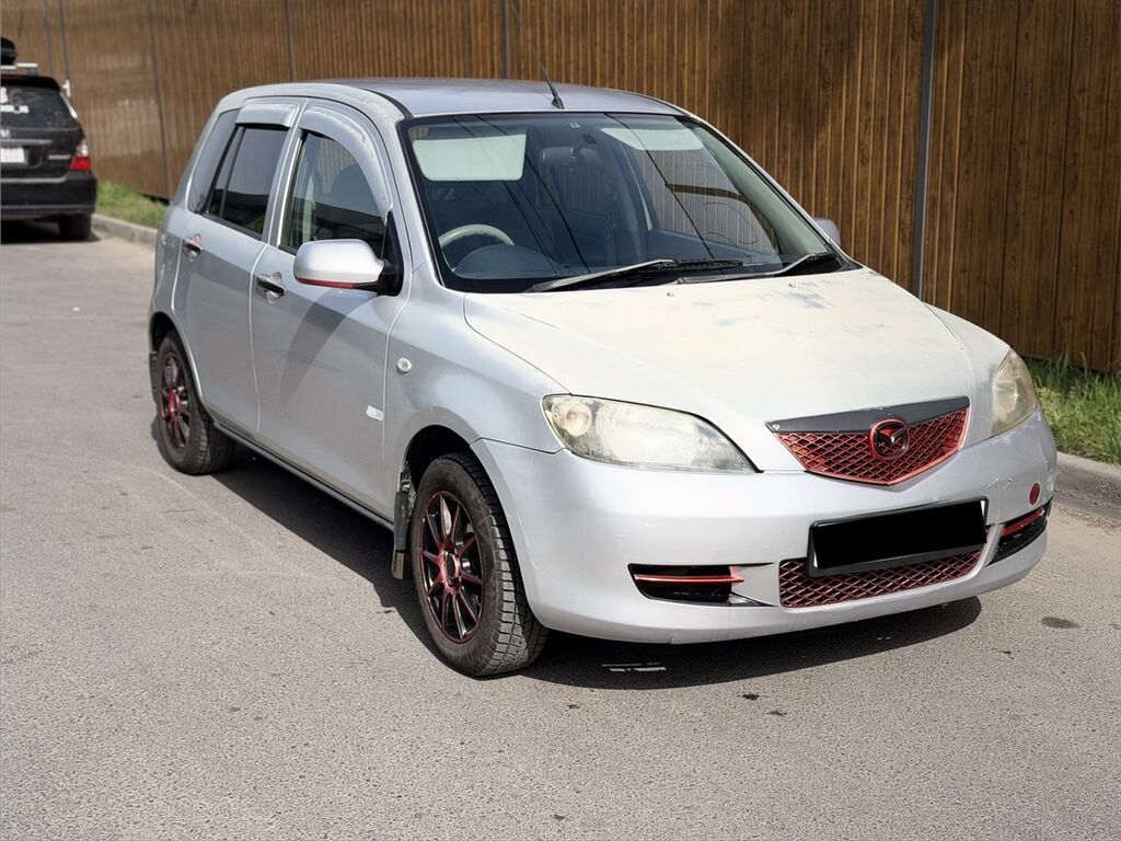 Mazda Demio: 2003 г., 1.3 л, Автомат, Бензин, Хэтчбэк: фото 3