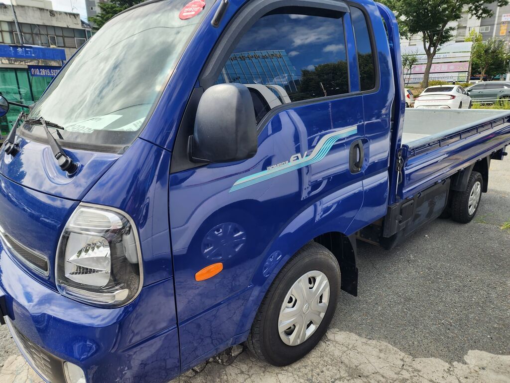 Kia BONGO: 2020 г., 2.5 л, Автомат, Электромобиль, Бус: фото 2