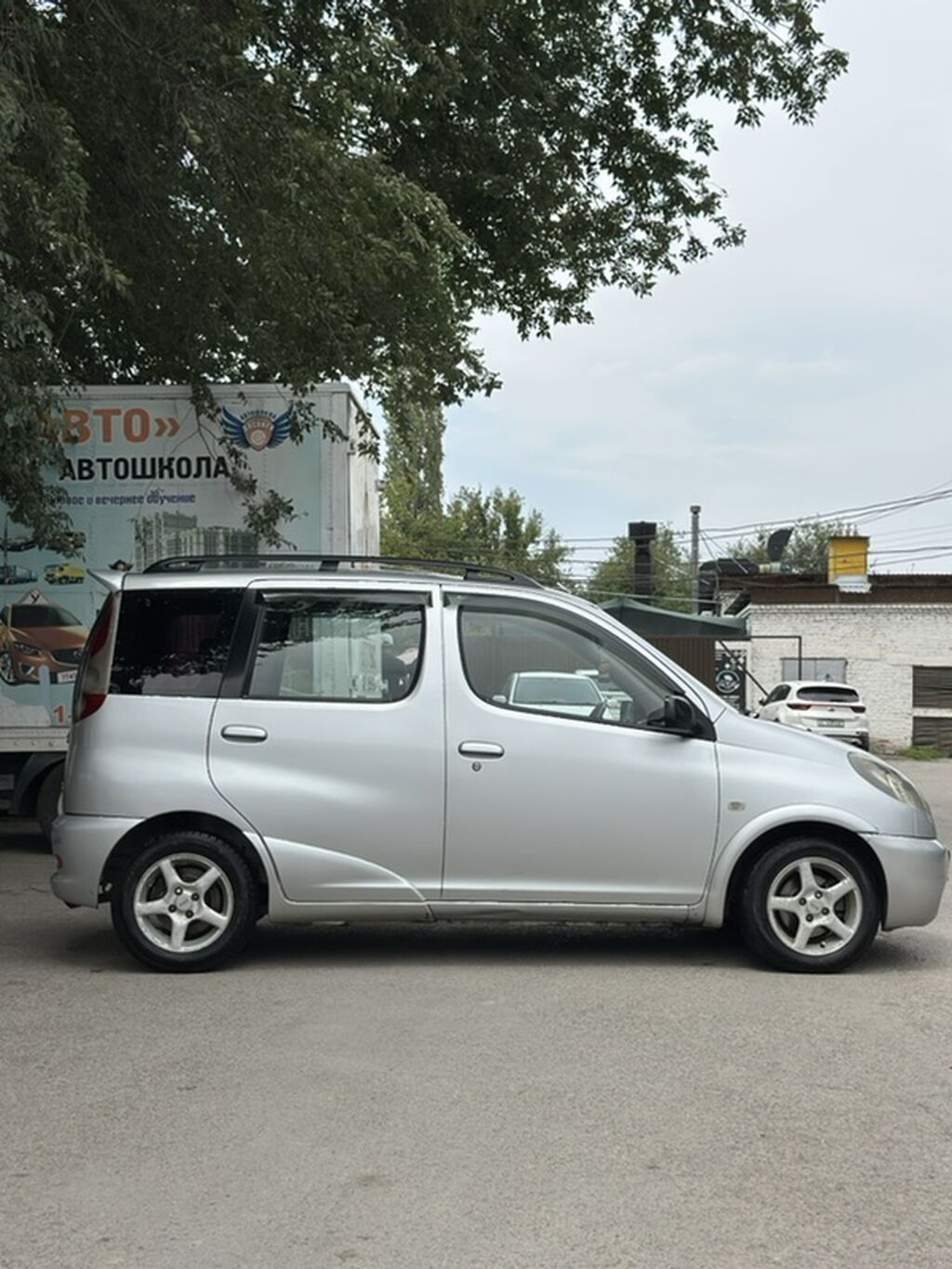 Продам Toyota Yaris Verso 2002 г., автомат: фото 2