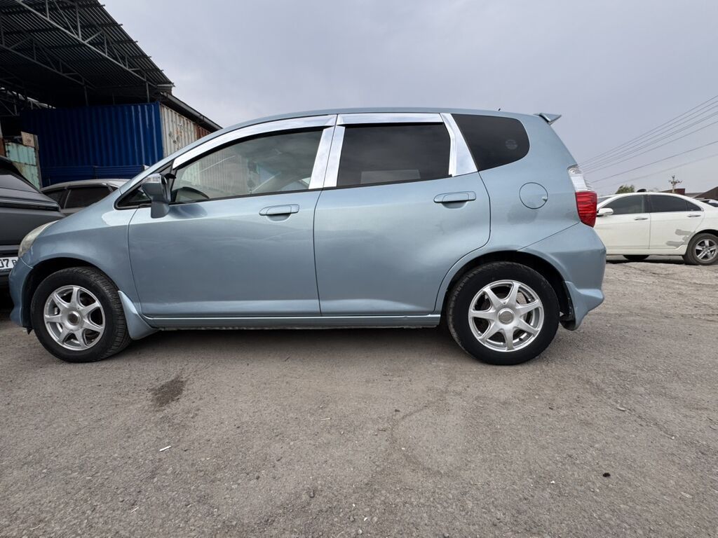 Honda Fit: 2005 г., 1.5 л, Бензин, Хэтчбэк: фото 7