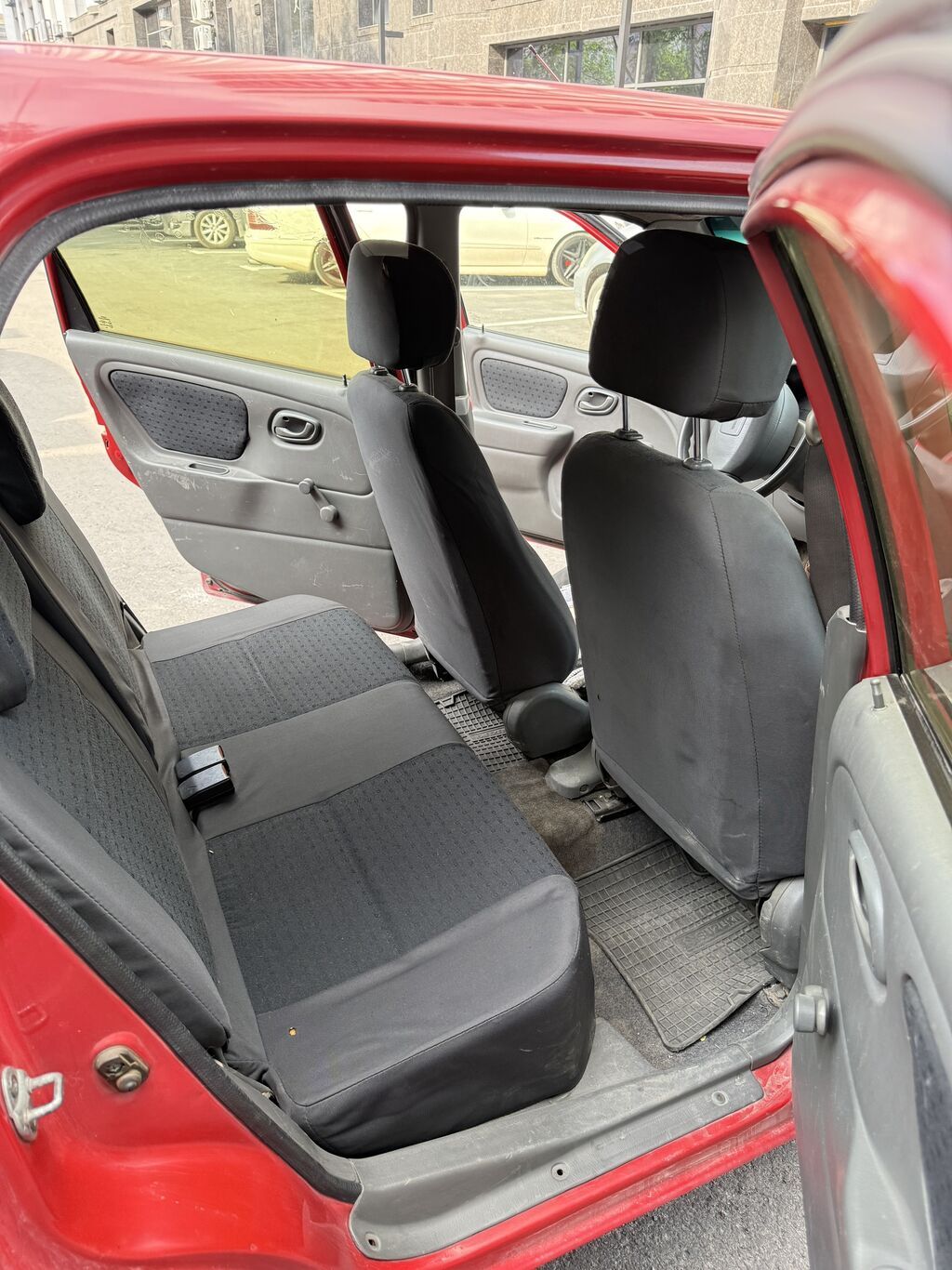 Suzuki Alto: 2005 г., 1.1 л, Механика, Бензин, Хэтчбэк — фото 8